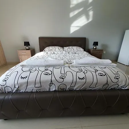 شقة فالنتينا *