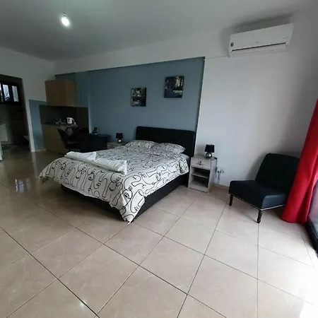 Valentina * Paphos